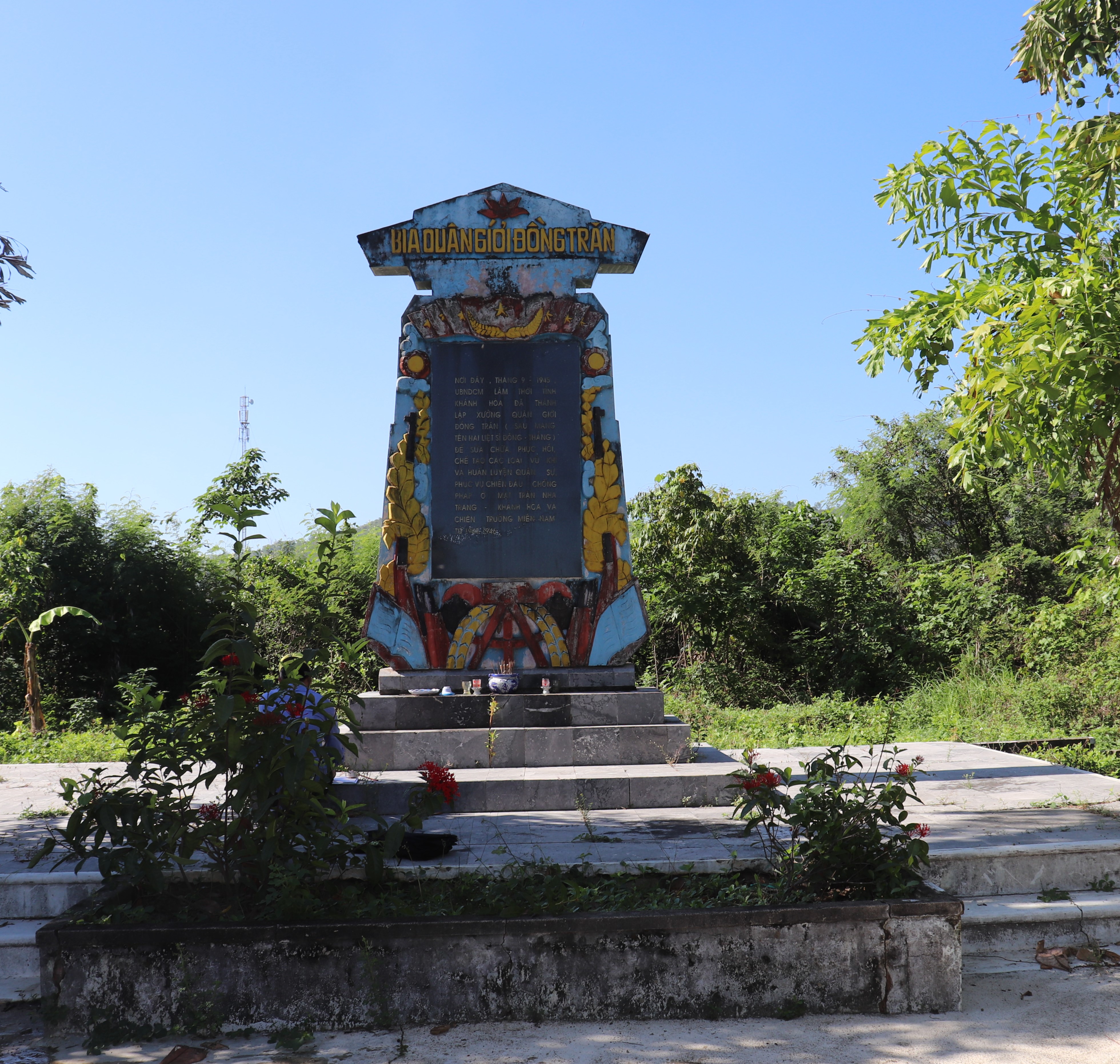 khu-vuc-bia-quan-gioi-dong-tran